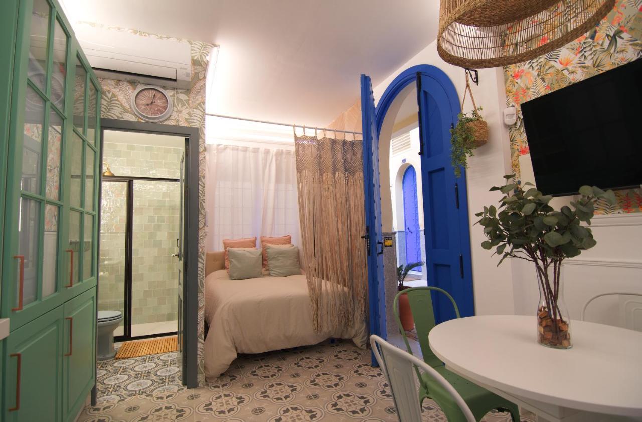 Mara'S Apartments Torremolinos La Mar - Beachfront Tiny House - Bajondillo מראה חיצוני תמונה